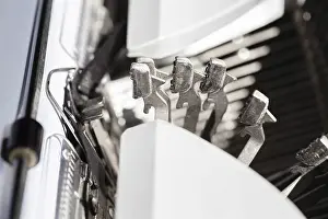Old Typewriter Imprime: When printing quickly on an old typewriter