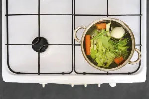 Homemade Vegetable Soup Imprime: The process of cooking vegetable broth