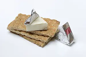 Processed Cheese Imprime: Processed cheese on crispbread, opened and packed
