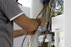 Building Shell Construction Imprime: Professional electrical installation on a building shell