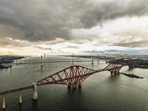 Forth Bridge Drone View Imprime: Rain clouds over Forth Bridge from a drone