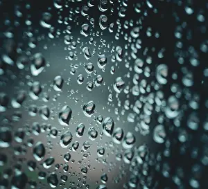 Water Drop Photography Imprime: Raindrops on the window