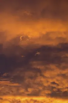 Southern German Landscape Imprime: Reddish clouds in the evening sky