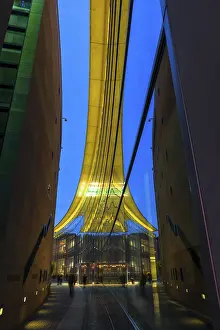 German Evening Atmosphere Imprime: Reflection in the facade at dusk