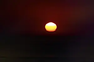 Soft Lightning Effect Imprime: Refraction and reflection at sunset