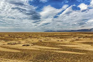 Icelandic Coastline Imprime: Remote sandy beach, wind-created structures