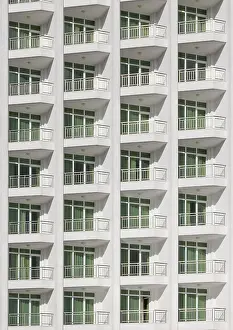 Full Frame Exterior View Imprime: Repeating pattern of windows and balcony