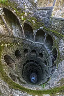 Historic Castle Garden Imprime: The reverse tower, initiation well