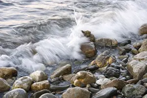 Wave Crashing Shore Imprime: Rocks and waves