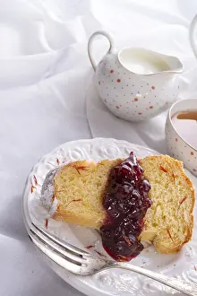 Polish Spice Cake Imprime: Saffron Easter Babka
