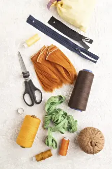 Sewing Accessories Imprime: Sewing accessories: scissors, thread