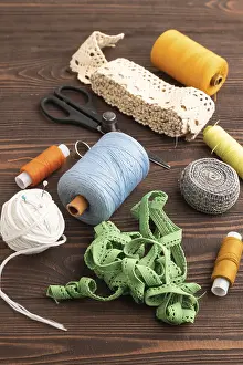 Sewing Accessories Imprime: Sewing accessories: scissors, thread