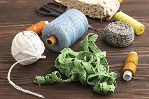 Sewing Accessories Imprime: Sewing accessories: scissors, thread