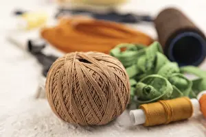 Sewing Accessories Imprime: Sewing accessories: scissors, thread