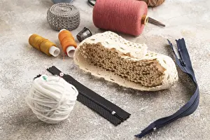 Handicraft Industry Imprime: Sewing accessories: scissors, thread
