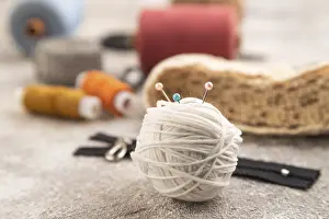 Handicraft Supplies Imprime: Sewing accessories: scissors, thread