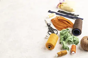 Embroidery Equipment Imprime: Sewing accessories: scissors, thread