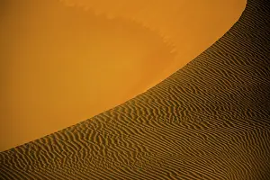 Barren Desert Scenes Imprime: Shapes, structures and patterns