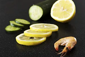 Crustacean Wildlife Imprime: Shrimp on table