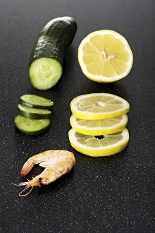 Crustaceans In The Wild Imprime: Shrimp on table
