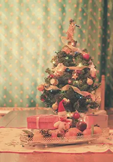 Christmas Tree Decorations Imprime: Small Christmas tree with decorations