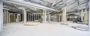 Industrial Construction Work Imprime: A spacious interior during its construction phase