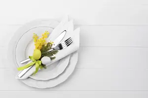 Spring Table Setting Imprime: Spring table setting with mimosa easter holidays dinner