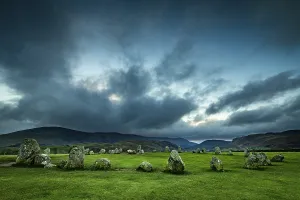 Atmospheric European Landscape Imprime: Stone circle with dramatic clouds