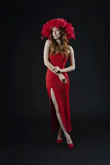 Glamour Model Pose Imprime: In a studio environment
