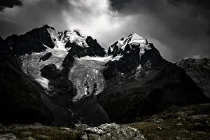 Grisons Mountain Range Imprime: Summit of the Bernina Group with dramatic clouds