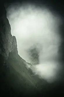 Bernese Oberland Landscape Imprime: Summit ridge with dramatic clouds