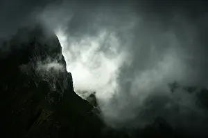 Switzerland Mountain Photography Imprime: Summit ridge with dramatic clouds