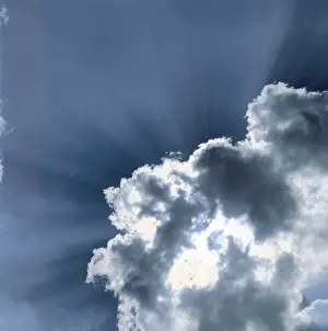 Square Format Photography Imprime: Sun behind clouds