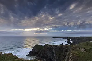 Uninhabited Cliff Line Imprime: Sunset at Bedruthan steps, cornwall