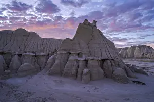Desert Landscape Photography Tour Imprime: Sunset casts a soft glow over the dramatic