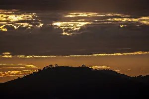 Balearic Islands Evening Sky Imprime: Sunset with dark clouds, evening light