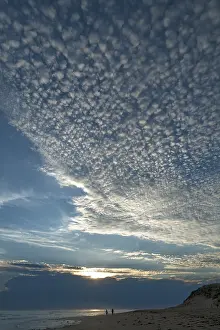Cirrocumulus Cloud Formation Imprime: Sunset with small cirrocumulus clouds