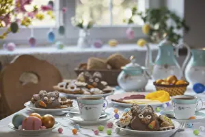 Embellished Tableware Imprime: Table set with Easter cookies and coffee