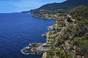 Eroded Rock Formations Australia Imprime: Tasman Arch and Devil's Kitchen