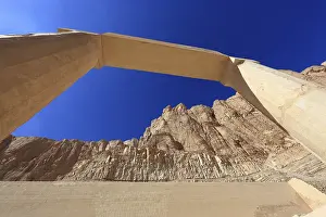 Hatshepsut Temple Imprime: Part of the temple complex, columns