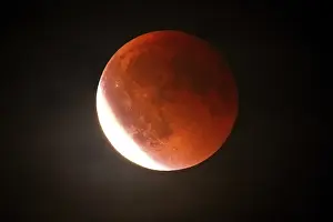 Atmospheric Night Shot Imprime: After a total lunar eclipse