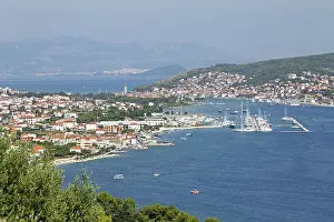 Eastern Europe Cityscape Photography Imprime: Townscape of Trogir, Split at the back