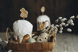 Easter Celebration Sweets Imprime: A traditional Easter setup featuring kulich