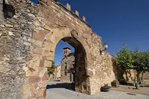 Impresiones de Arco superior - puerta oriental, complejo amurallado medieval, Retortillo de Soria, Soria, comunidad autónoma de Castilla y León, España Arco superior - puerta oriental, complejo amurallado medieval Castillo Imprime: Arco superior - puerta oriental, complejo amurallado medieval.