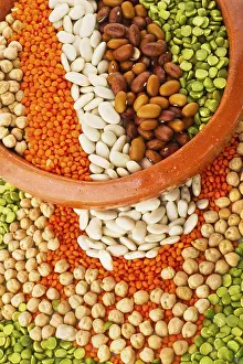 Food Photography Tableware Imprime: Various legumes in a pattern as background