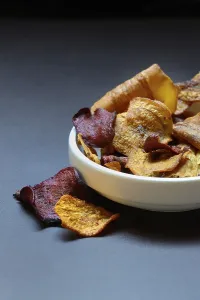 Studio Vegetable Shots Imprime: Vegetable chips in shell, consisting of carrots