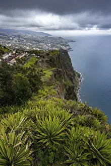 Steep Cliff Views Imprime: View of the cliffs from the viewing platform