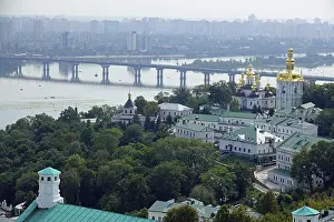 Kiev Cave Monastery Imprime: View of the Lower Lavra Monastery Complex