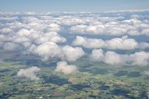 Cloudy Landscape Photography Imprime: View of sheep clouds and fields