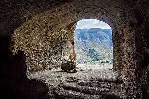 Abandoned Subway Station Imprime: View thru the window of cave monastery